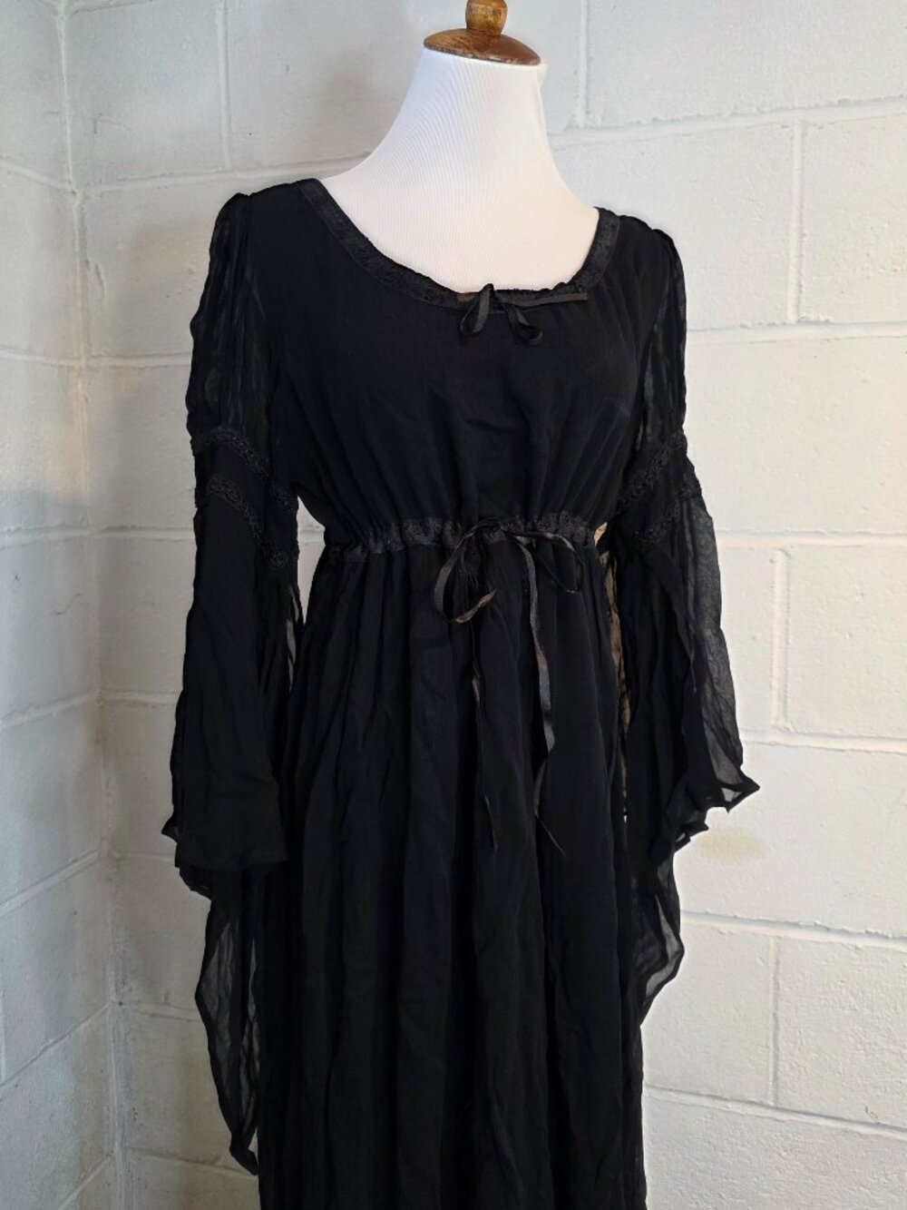Vintage Goth Western Alt Witchcore Black Flowy Lace Peasant Sleeve Maxi Dress